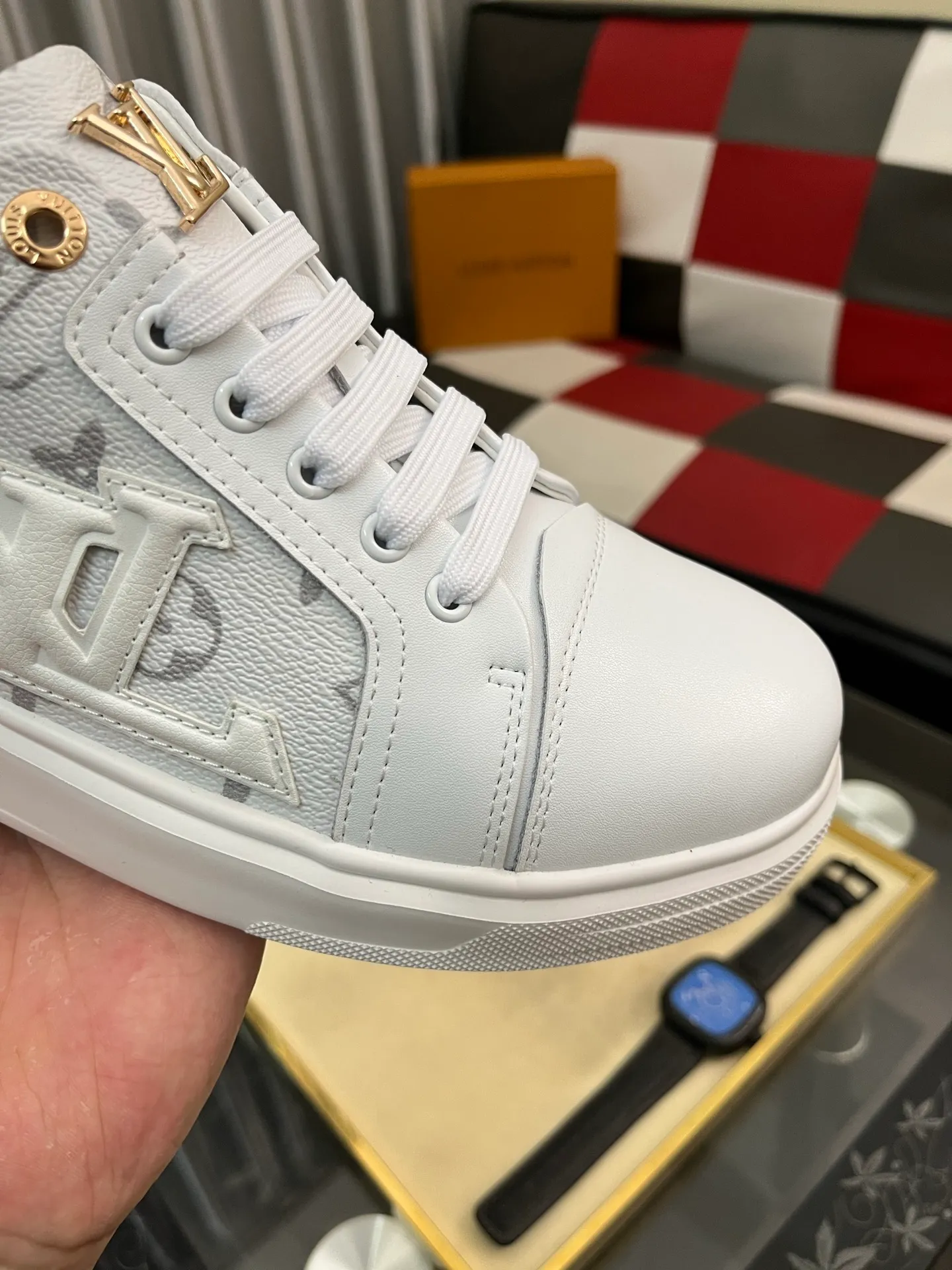 Men's shoes 💰400⌚️⌚️【LOUIS VUITTON】Same style as Louis Vuitton* official website 🚹Men's high-top casual shoes❤️Same style as popular celebrities and big names ~ Best-selling at home and abroad Lv focuses on the checkerboard series...Imported first-layer cowhide with special fabrics➕Full sheep leather lining➕Brand-specific hollow outsole💎Number: 38-443️⃣Colors available